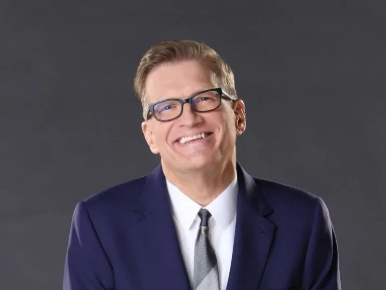 Drew Carey: Married, Gay, or Single? His Wife, Girlfriend, Net Worth, and Salary